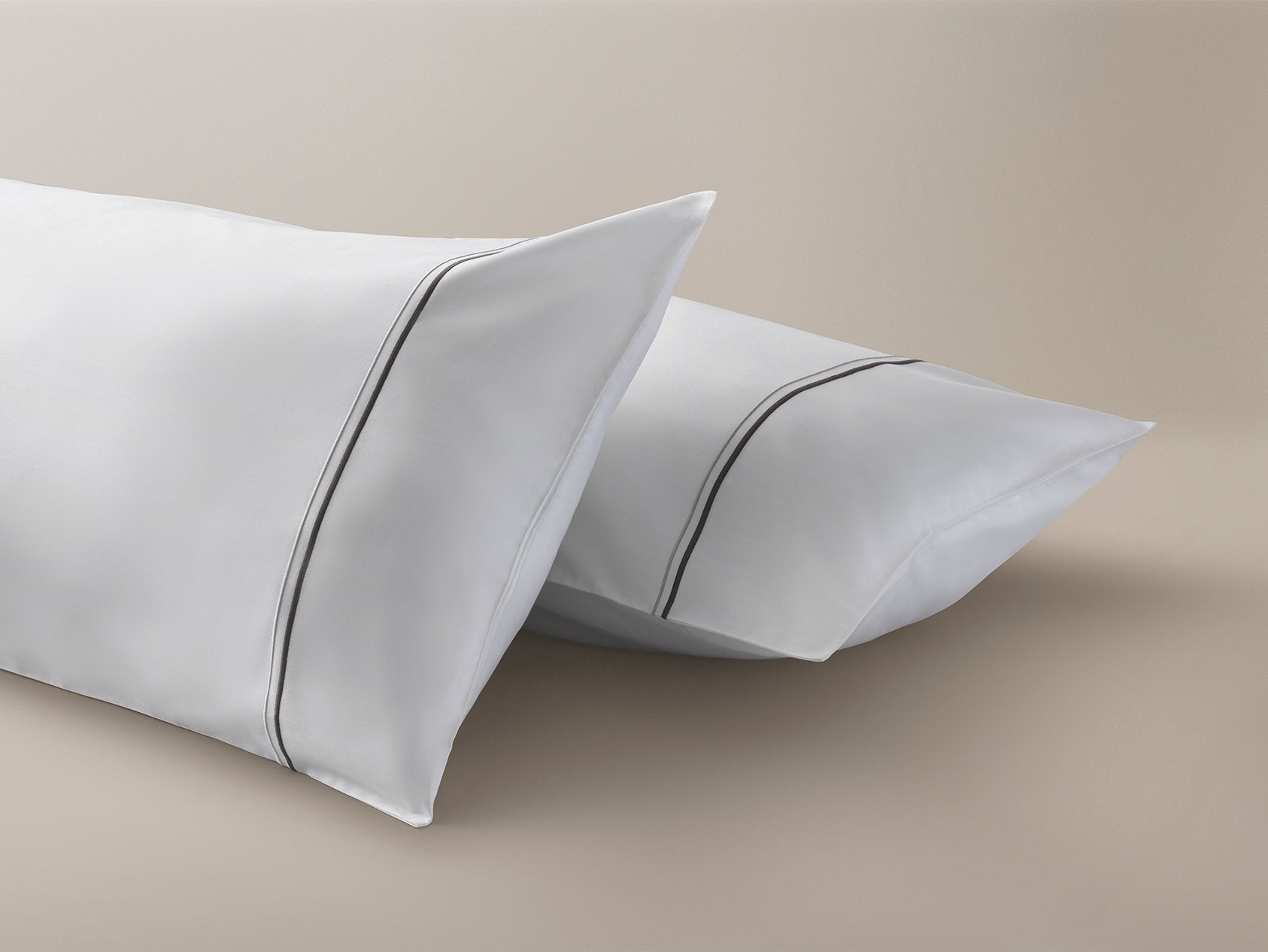Sateen 300 Cambridge pillowcase with grey cording