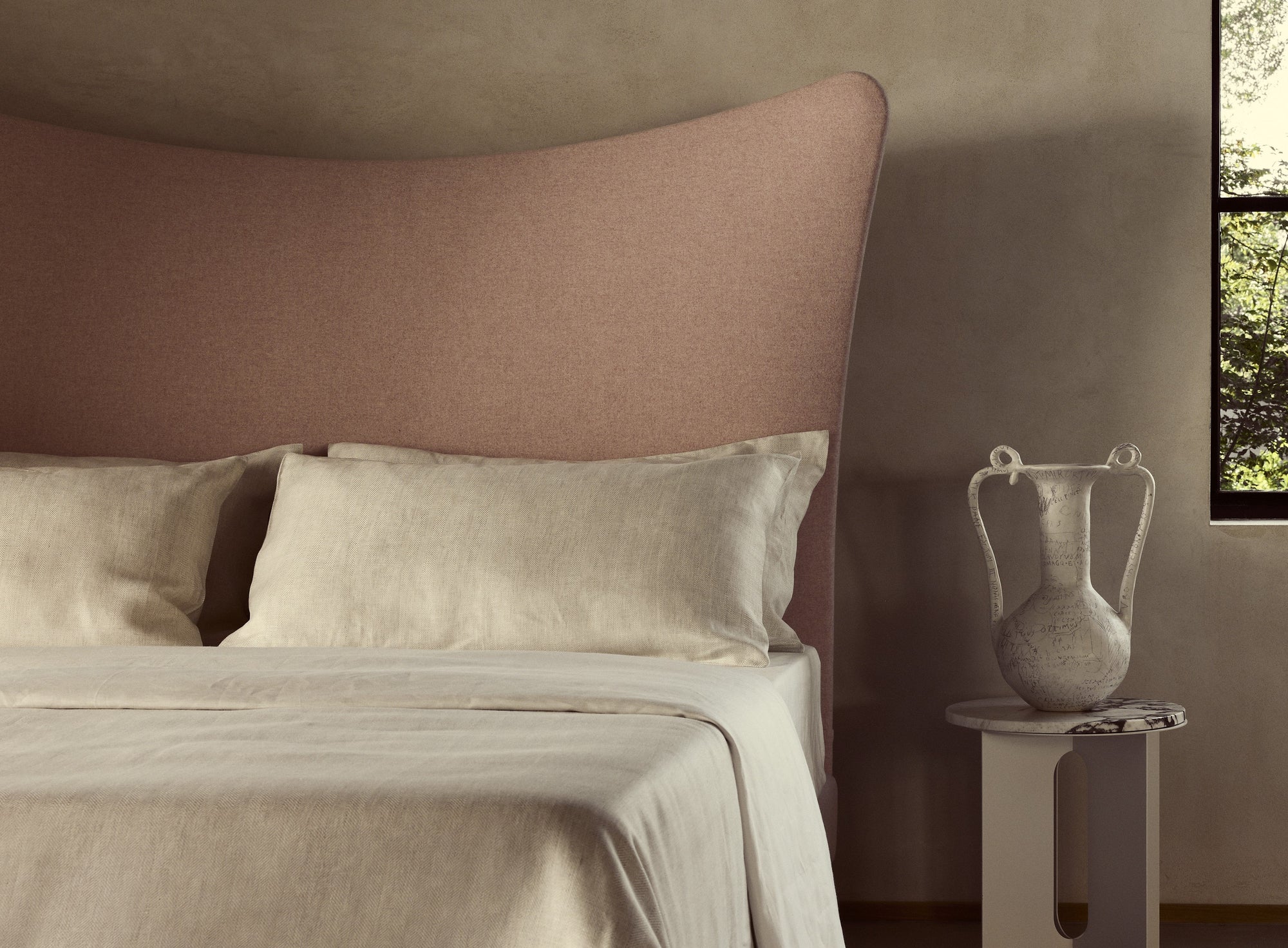 Herringbone Linen Bed Set displaying oatmeal pillowcases