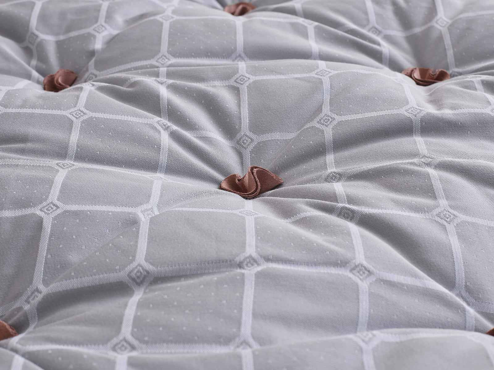 Detailed view from above of a No4 topper