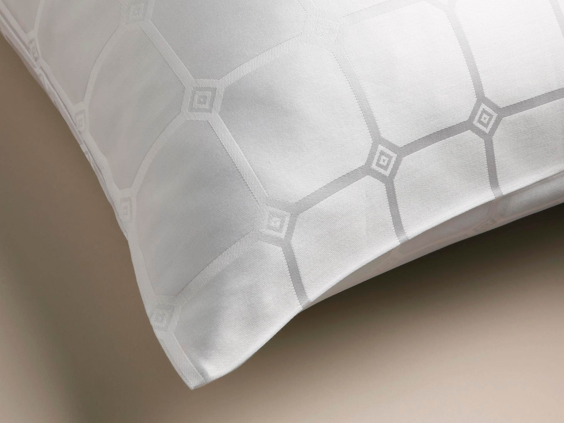 Cambridge pillowcase with close-up on the Trellis details