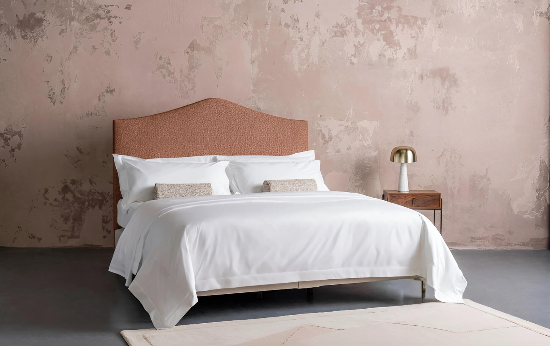 Angle view of the Savvy No5 bed set  entirely dressed